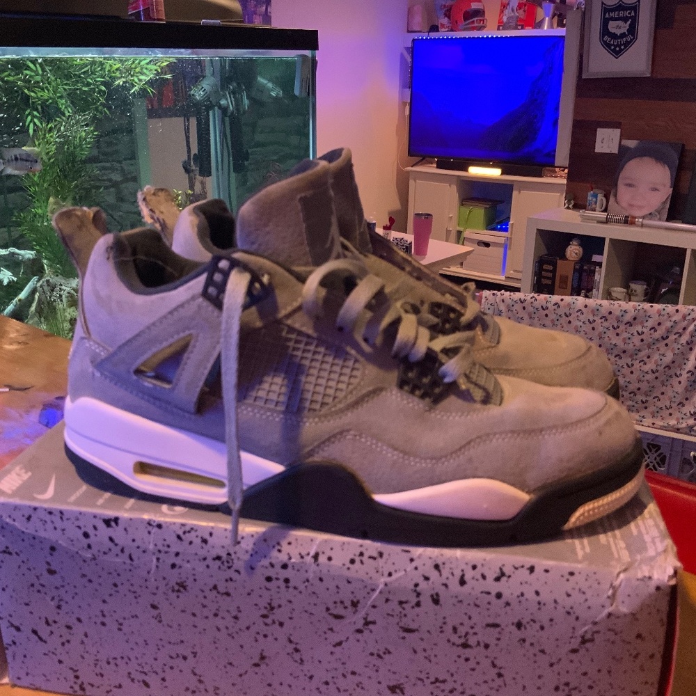 Jordan Retro 4 cool Grey size 9.5